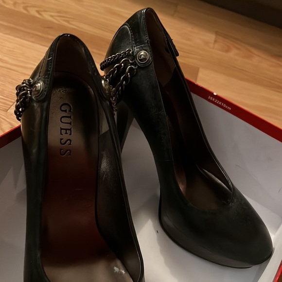 Black Leather Guess Heels with Chain Detail - Picture 16 of 16